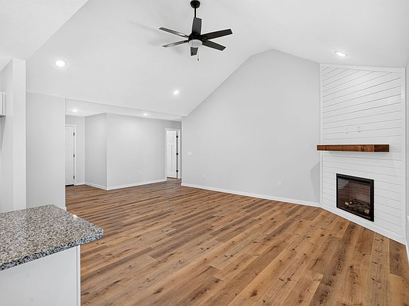 4th image of 1193 Hunter Ln