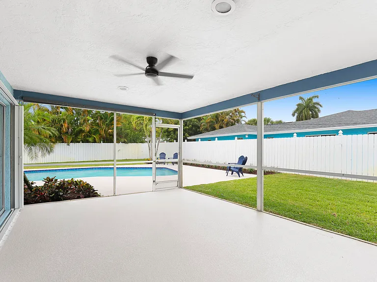 3905 Flag Dr — Photo 32