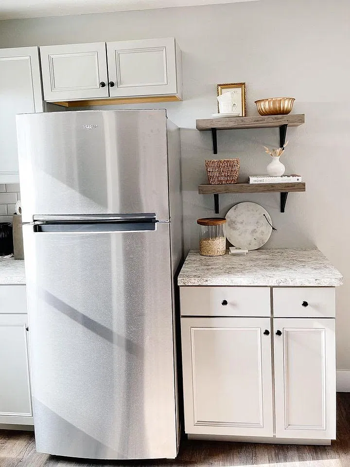 610 Vassar Way - 4 — Photo 2