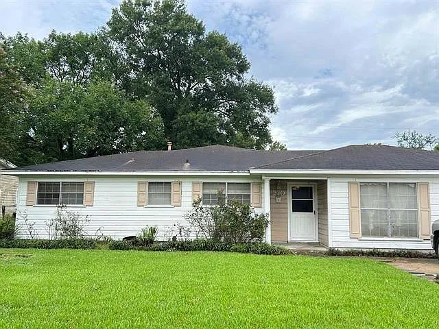 4 bed, 2.0 bath, 1918 sqft, $1,850 — Photo 2