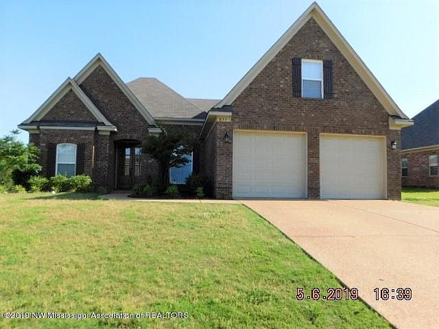 1st image of 855 Magnolia Dr
