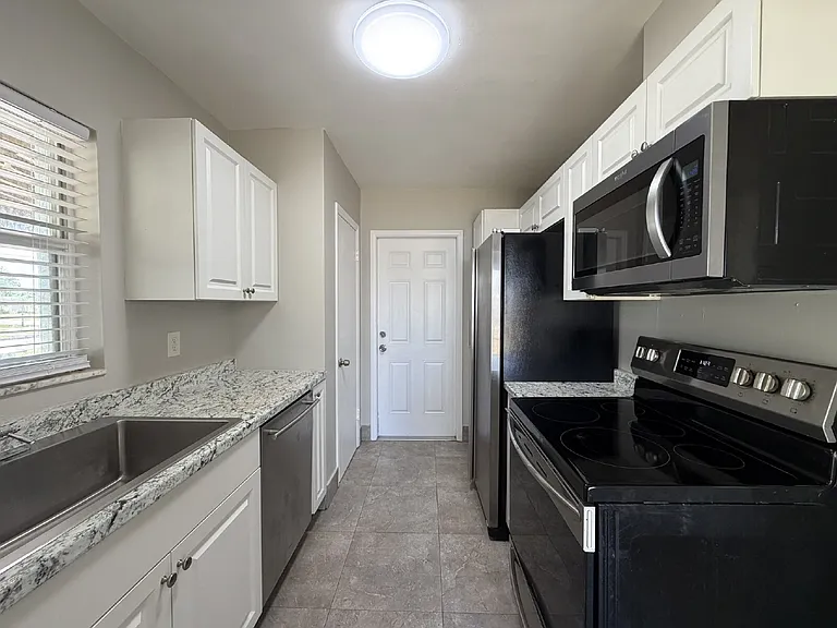 21090 Bersell Ave — Photo 9