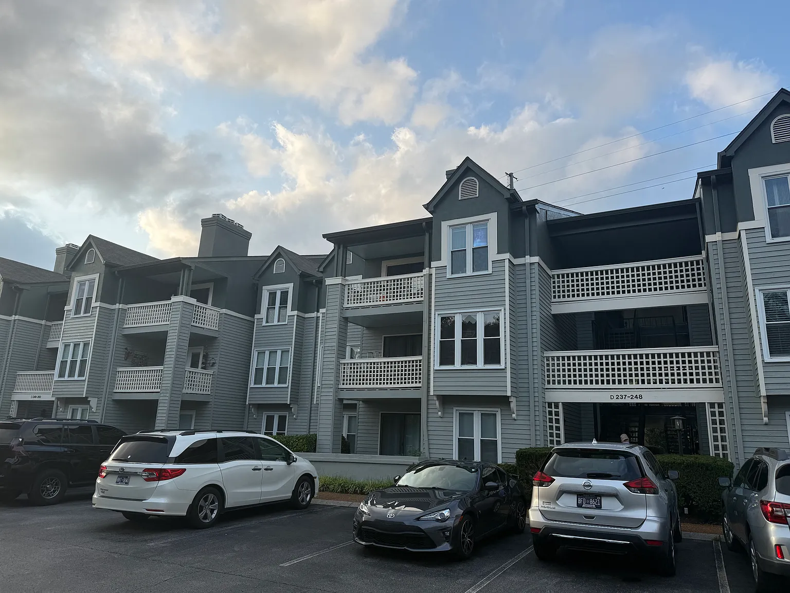 2 bed, 1016 sqft, $1,895 — Photo 1