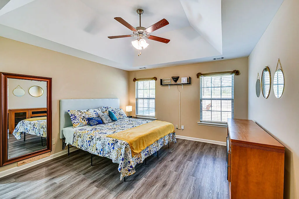 4 bed, $3,400 — Photo 4