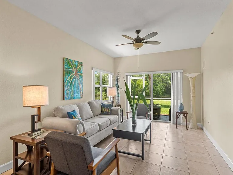 4210 Gator Trace Ave #B — Photo 8