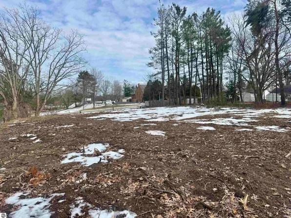 W Garfield St, Cadillac, MI 49601