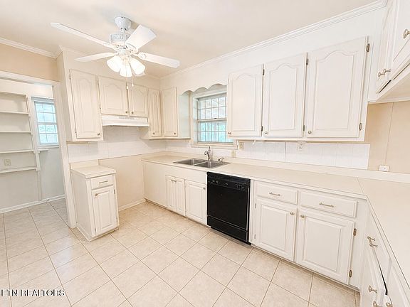 5th image of 633 Melton Ave