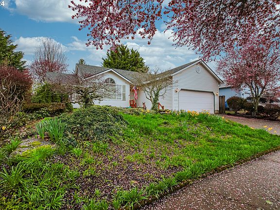 3rd image of 1818 SE 168th Ave