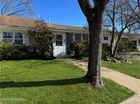 61B Hedge Drive, Lakewood, NJ 08701