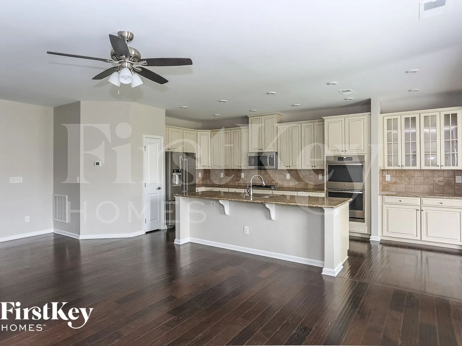 4 bed, 3.0 bath, 2169 sqft, $2,950 — Photo 4