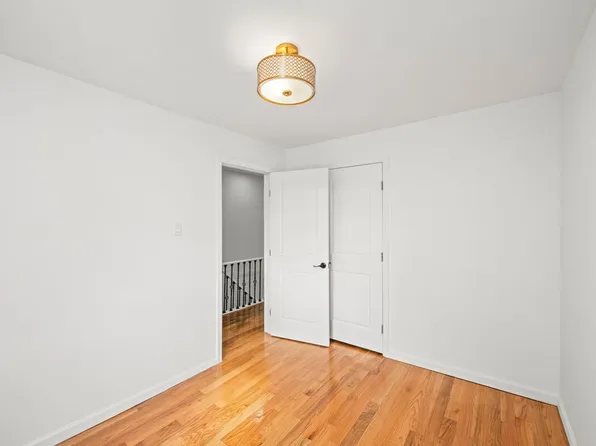 4622 Avenue M image 13 of 31