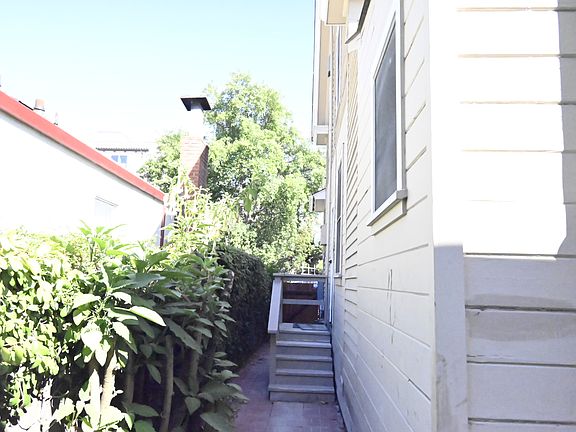 4th image of 706 Allerton St