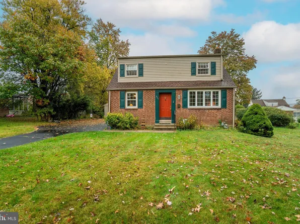621 Delft Ln, Hatboro, PA 19040