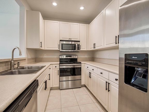 5th image of 152 Caravelle Dr