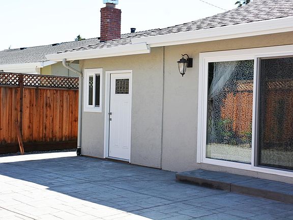 3rd image of 2107 El Capitan Ave