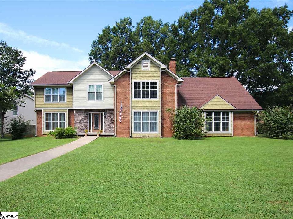1st image of 102 Castlewood Dr