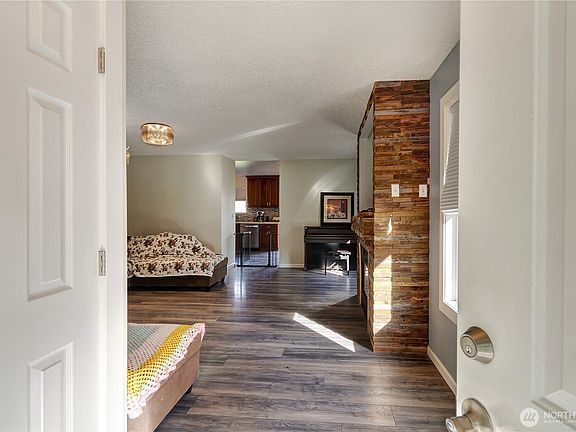 2nd image of 12917 159th Street E