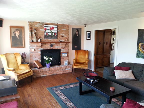 2nd image of 1005 Ronald St