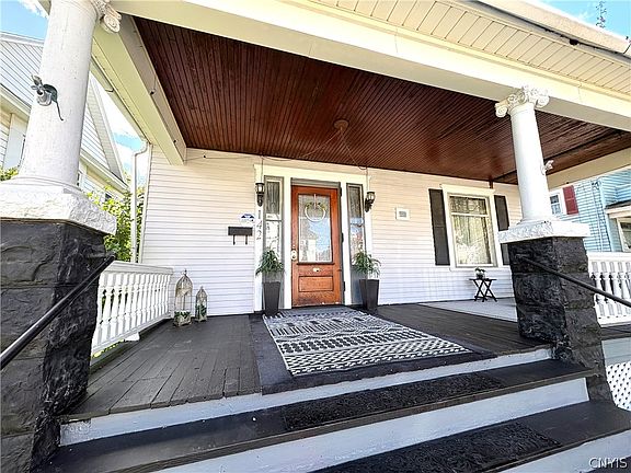 4th image of 142 Curtis Pl