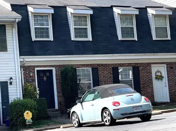 16 Kingsbridge Ct, Warrenton, VA 20186