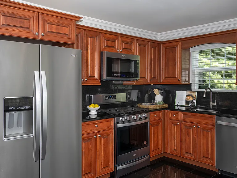 Fairfield Hills South At Farmingville — Photo 2