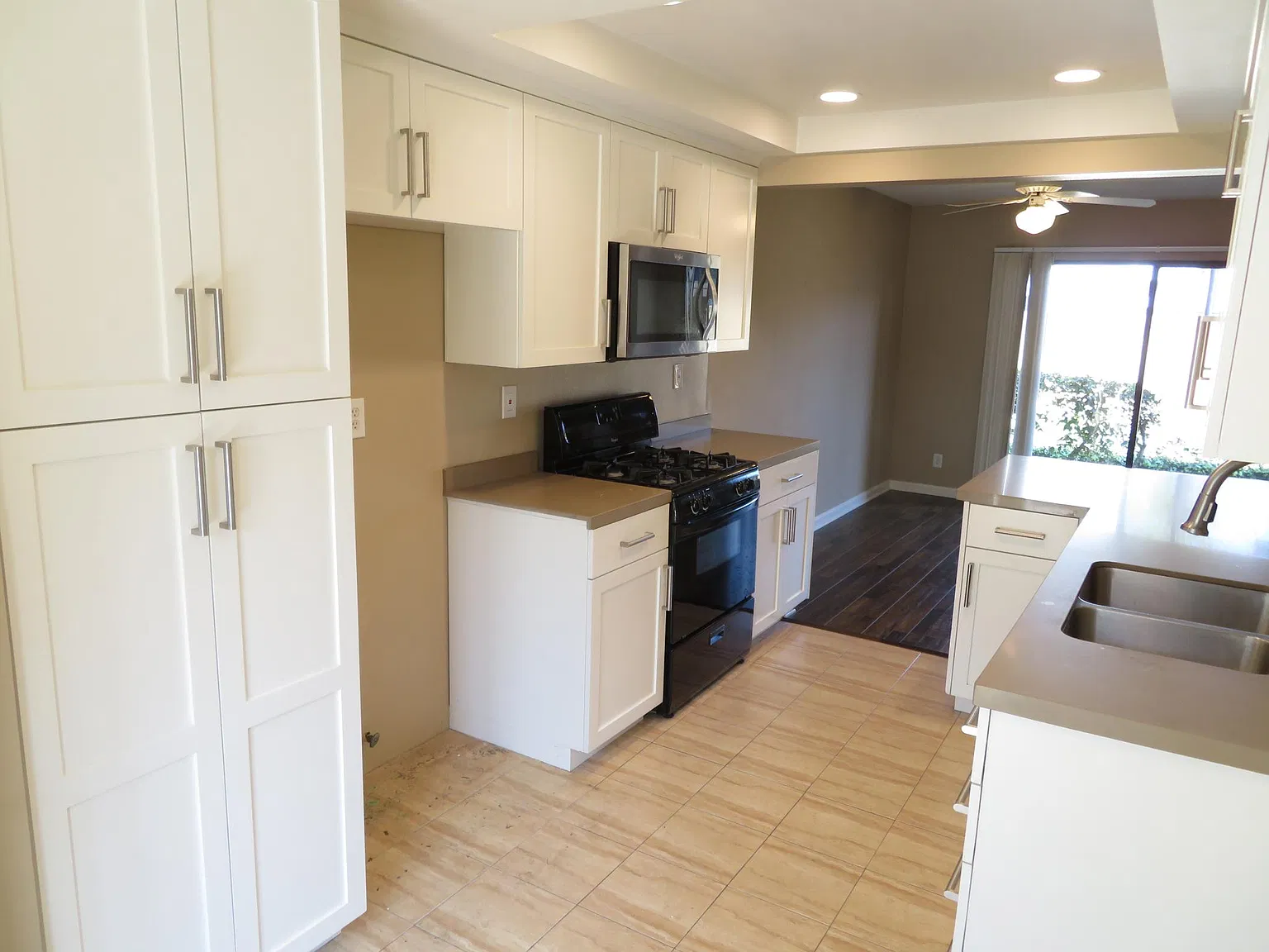 3 bed, 1439 sqft, $3,500 — Photo 3