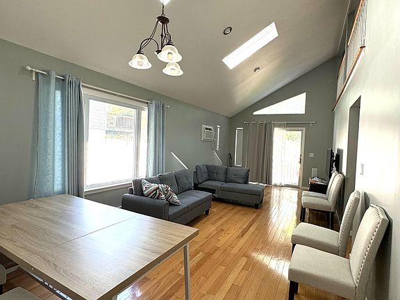 4th image of 126 Irving St #1