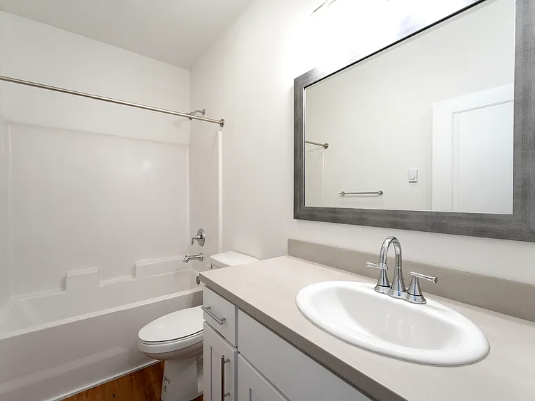 Silver Star Apartments — Photo 91