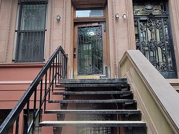 5th image of 313 W 76th St APT 5B