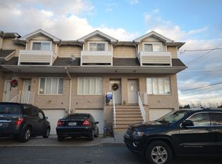 17 Navigator Ct, Staten Island, NY 10309