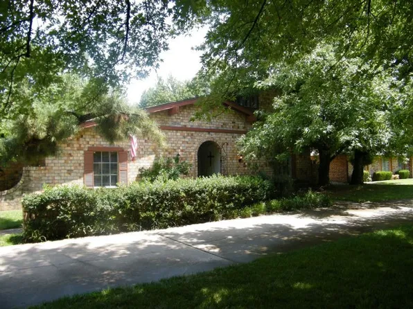 2801 Wildwood Dr, Enid, OK 73703