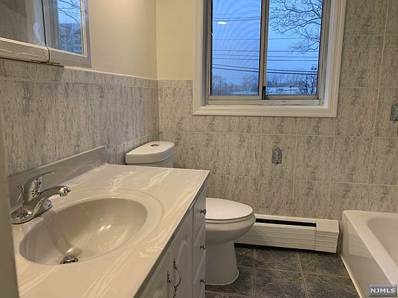 5th image of 1323 Anderson Ave #15-2315