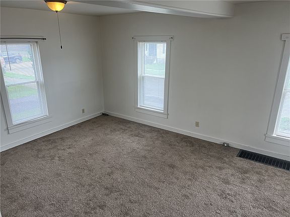 4th image of 321 Jerome St