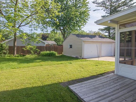 5th image of 1722 Sanford Pl