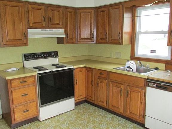 3rd image of 212 W Fairmont Ave
