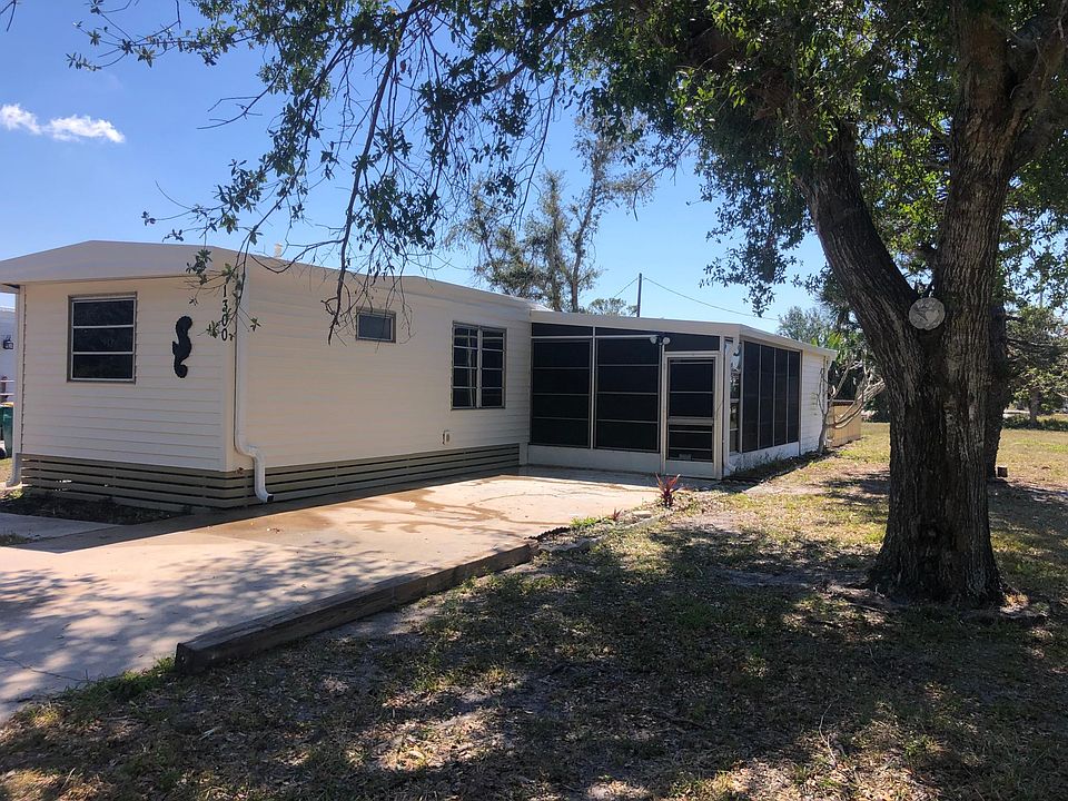 1st image of 1300 Seahorse Ln