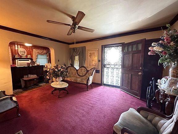 2nd image of 602 E Gage Ave