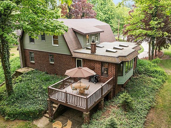 3rd image of 2245 Marlacoba Dr