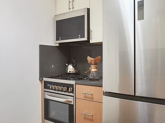 5th image of 205 E 78th St APT 11A