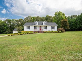 1718 Dr Saye Ln, Sharon, SC 29742
