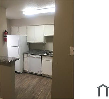 3rd image of 5625 Antoine Dr #707