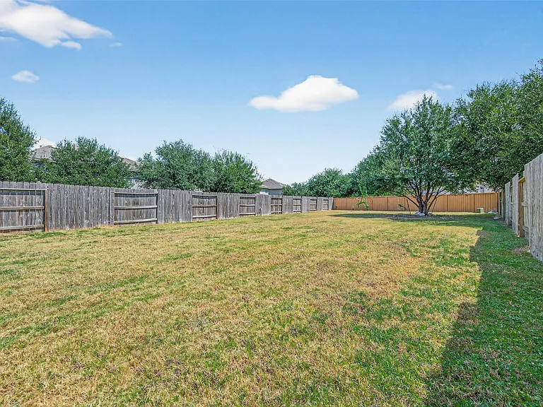 6438 Haywards Crossing South Cir — Photo 43
