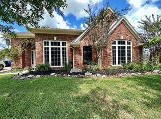 1204 Blueberry Ln, Friendswood, TX 77546
