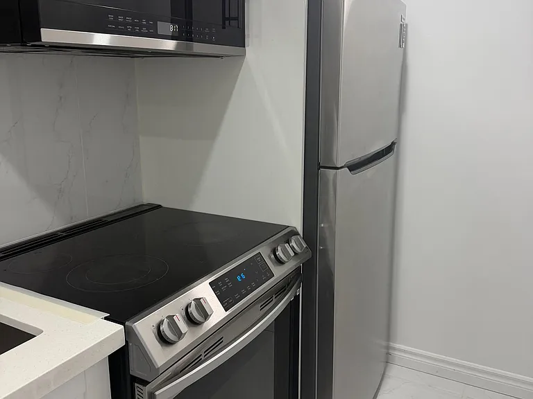 164 Stather Cres #BASEMENT — Photo 6