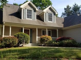 17 White Oak Ct, Coventry, RI 02816