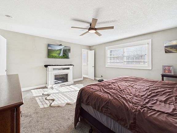 4th image of 201 Bluebird Ln