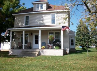 121 W Tracy Rd, Spring Valley, MN 55975