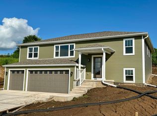 1033 Susan Crst, Black Earth, WI 53515