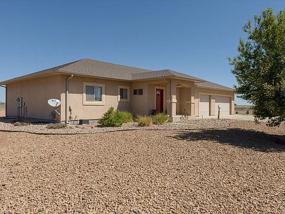 3rd image of 1193 E Sapinero Dr