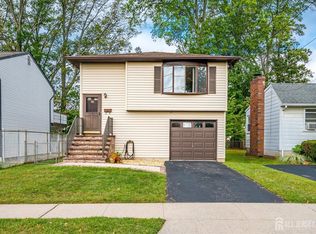 89 Cooper Ave, Iselin, NJ 08830